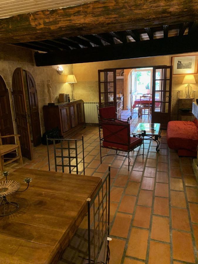 La Maison Sur La Place Aigues-Mortes Exterior photo