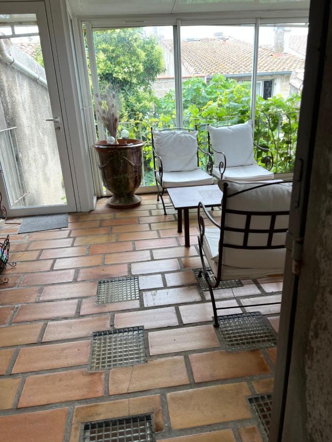 La Maison Sur La Place Aigues-Mortes Exterior photo